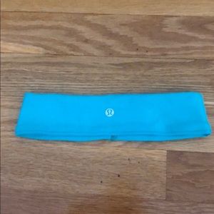 Turquoise lululemon flyaway tamer headband